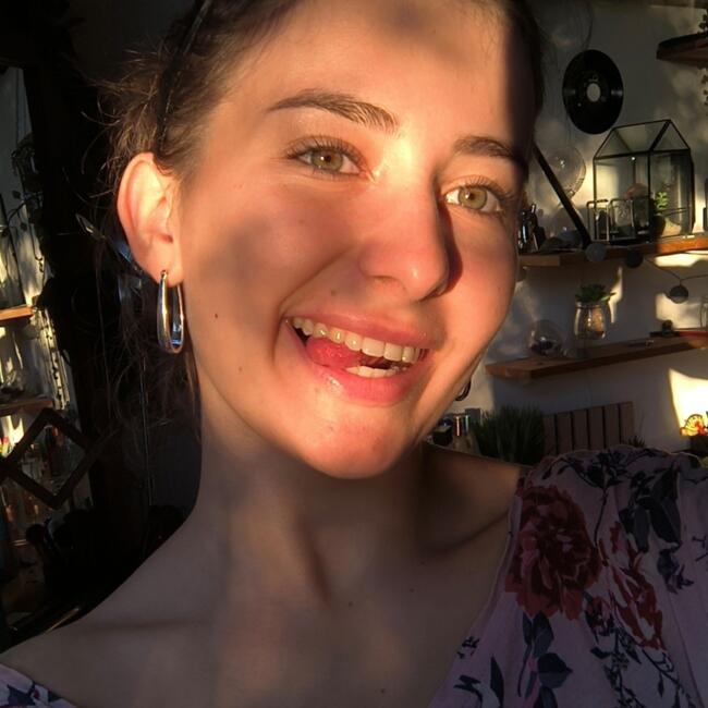 Babysitter in Dions: Ambre