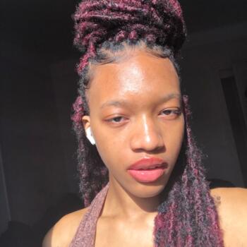 Baby-sitter in Paris: NAOMIE