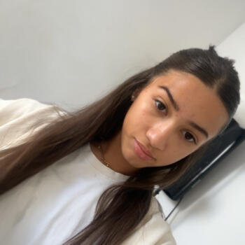 Baby-sitter Saint-Denis: Lyna