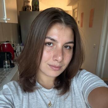 Babysitter in Rome: Carmen