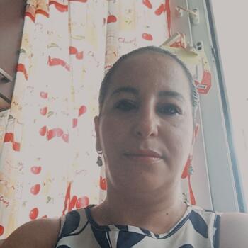 Babysitter in Nîmes: Nacera