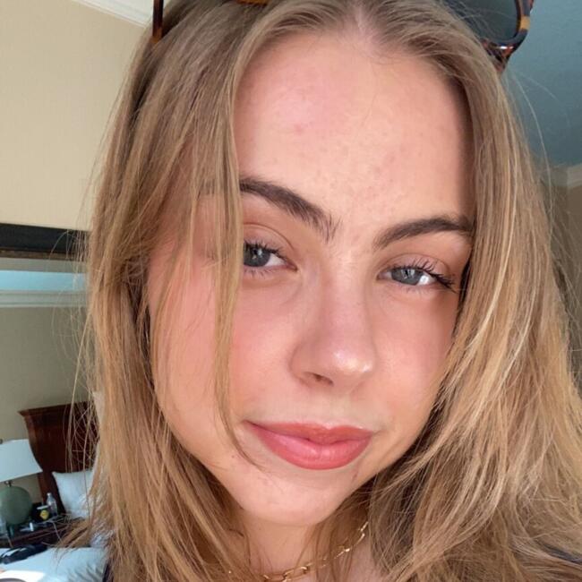 Baby-sitter in Brantford: Emily