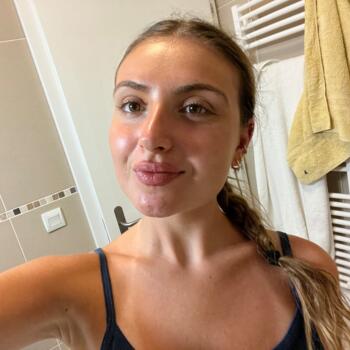 Babysitter in Paris: Léa