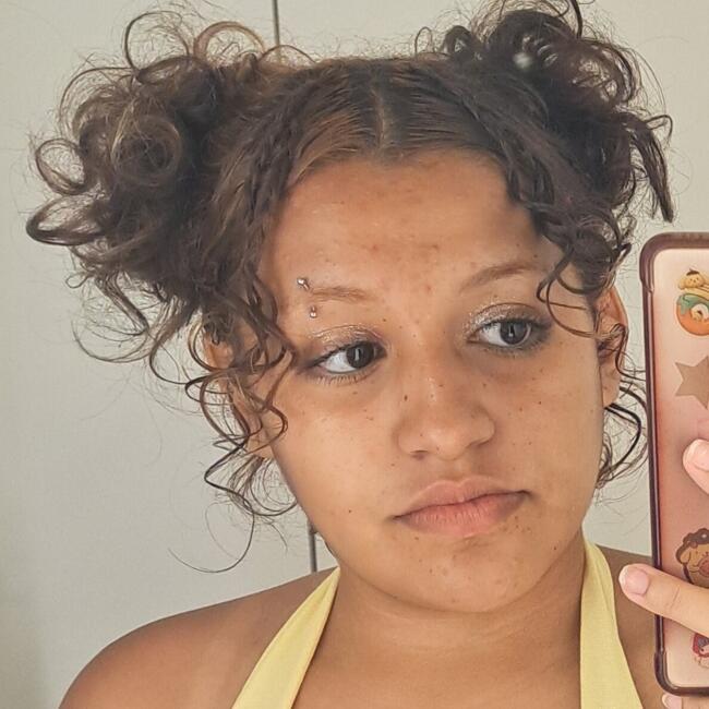 Babysitter in Suzano: Nicole