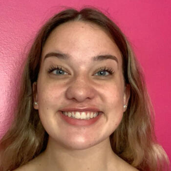 Babysitter in DeKalb: Alyssa