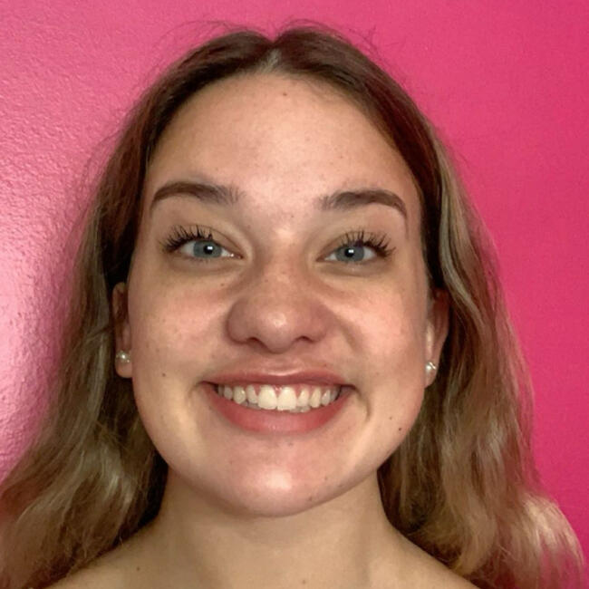 Babysitter in DeKalb: Alyssa