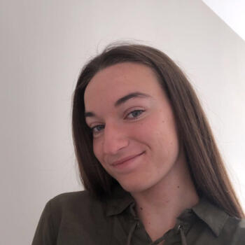 Baby-sitter in Caen: Noemie