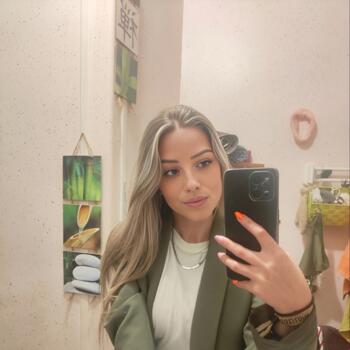 Babysitter in Charron: Margaux