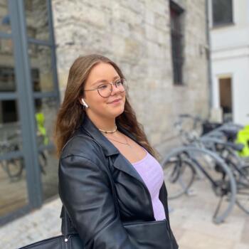 Babysitter in Oudenaarde: Emily