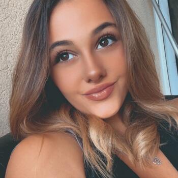 Babysitter in Mortagne-sur-Sèvre: Lea