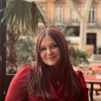 Babysitter in Le Sequestre: Elfie