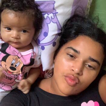Emprego de babá em Nova Serrana: emprego de babá Carolaine