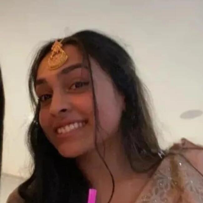 Babysitter in Newcastle-under-Lyme: Meenaxi