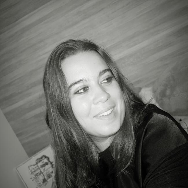 Babysitter in Queijas: Carolina