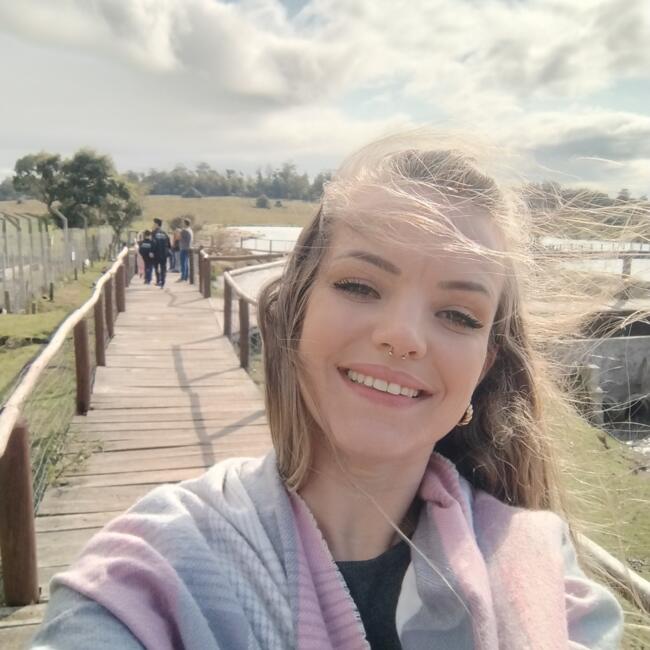 Babysitter in Palhoça: Jessica