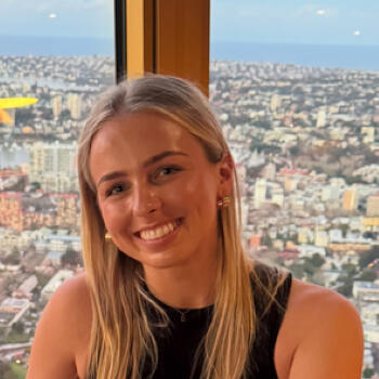 Babysitter in Queenstown: Elissa