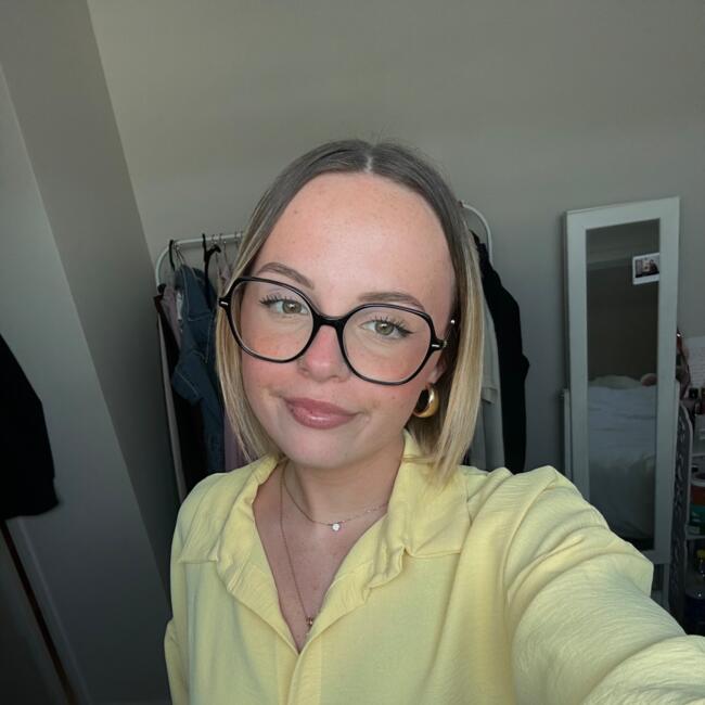 Babysitter in Troyes: Mila