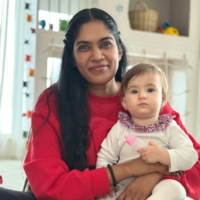 Babysitter in Bucharest: Niroshani