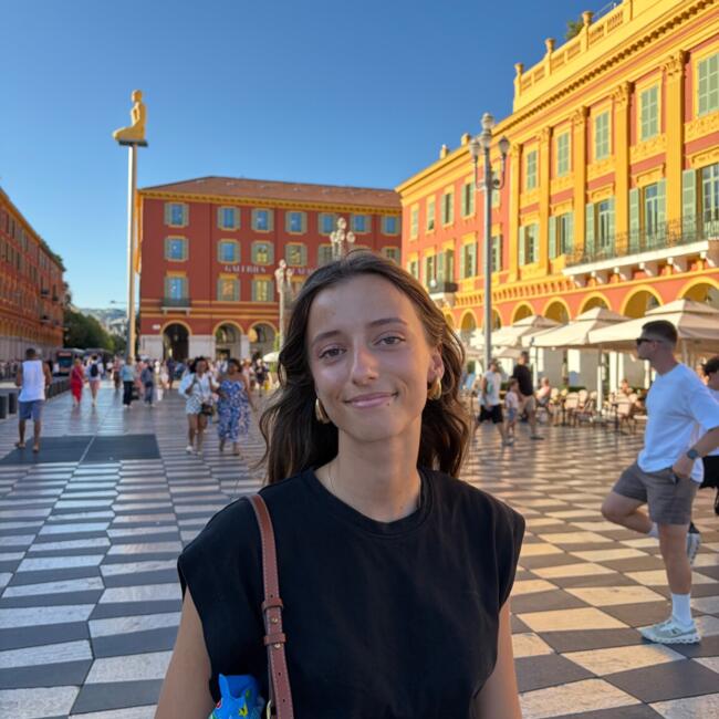 Babysitter in Toulouse: Amélie