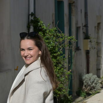 Babysitter Saint-Xandre: Emma