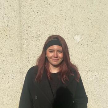 Babysitter in Morestel: Louna