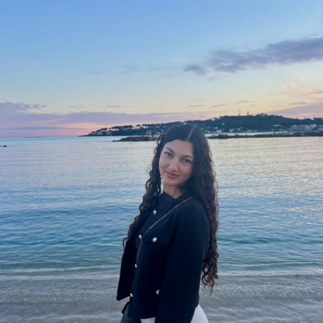 Babysitter in Vallauris: Nadin