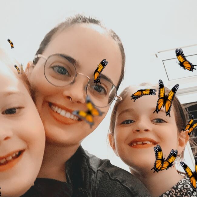 בייביסיטר ב- רמת גן: אילה