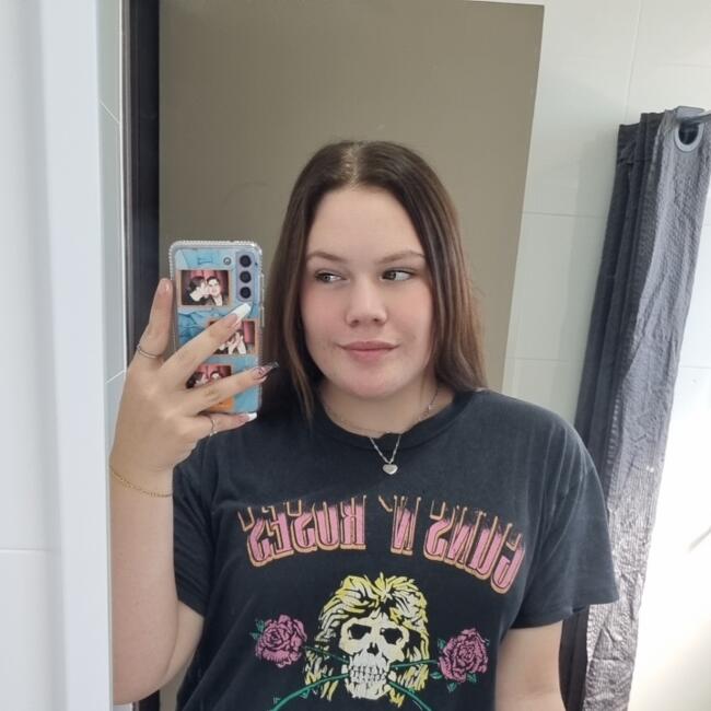 Babysitter in Perth: Ella