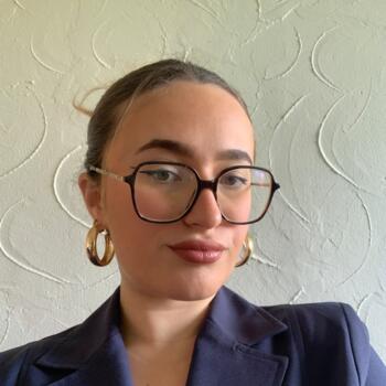 Babysitter in Rennes: Esther
