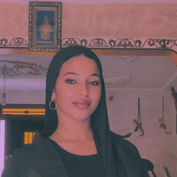 Babysitter in Saint-Ouen: Niama