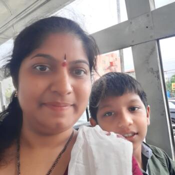 हैदराबाद में बेबीसिटर: Vijaya