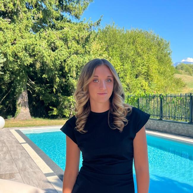 Babysitter in Annecy: Lea