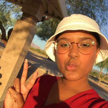 Babysitter in Mesa: Kiki