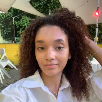 Babá em Cotia: Isabelly