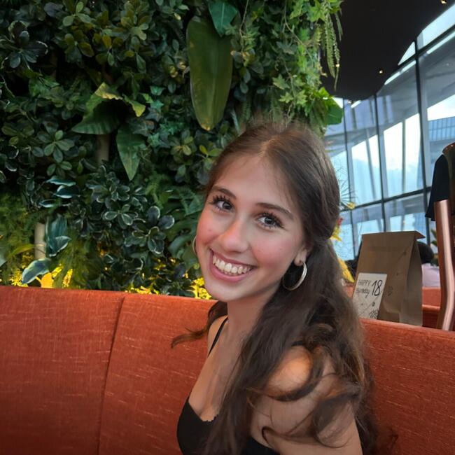 Babysitter in Singapore Island: Lea