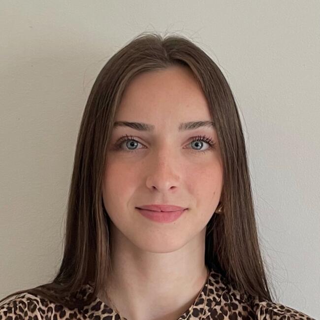 Babysitter in Feneu: Elsa