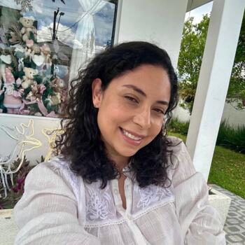 Babysitter in Araucária: Amanda