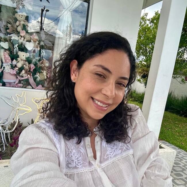 Babysitter in Araucária: Amanda