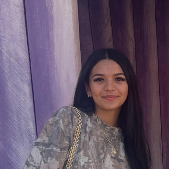 Babysitter in West Palm Beach: Marlene