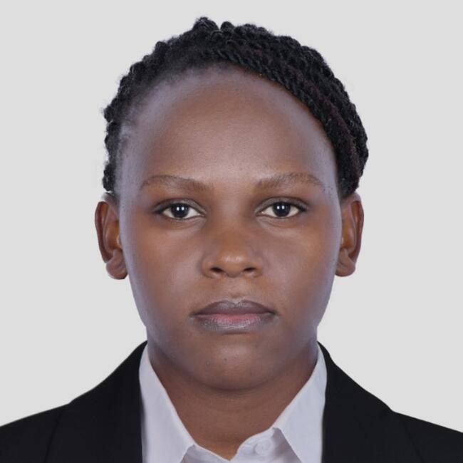 جليسة أطفال في دبي: Florence