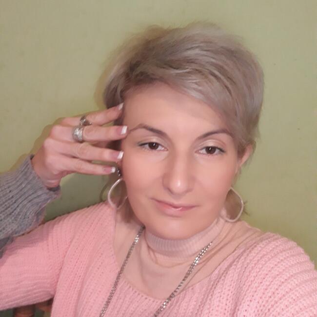 Bebisiterka u Niš: Violeta