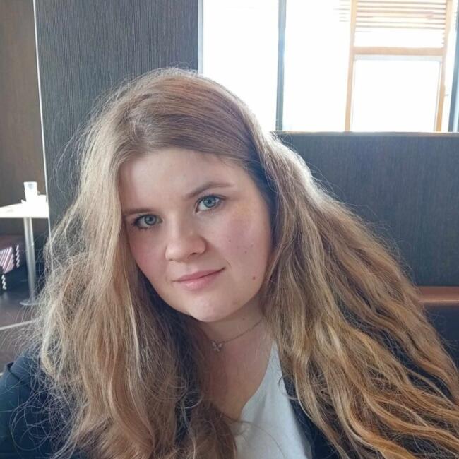 Babysitter in Mont-de-Marsan: Savanah