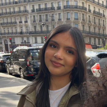 Babysitter in Clamart: Nour
