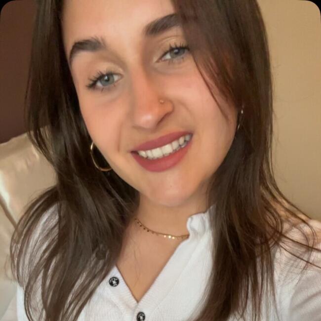 Babysitter in Poitiers: Lily