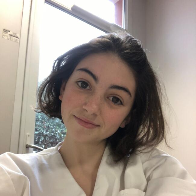 Babysitter in Toulon: Jade