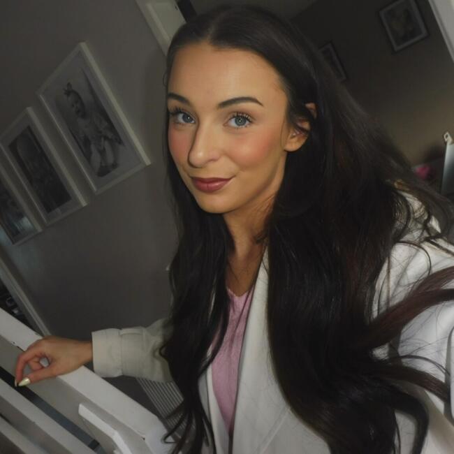 Babysitter in Cork: Lauren