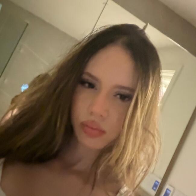 Babysitter in Richmond: Riana