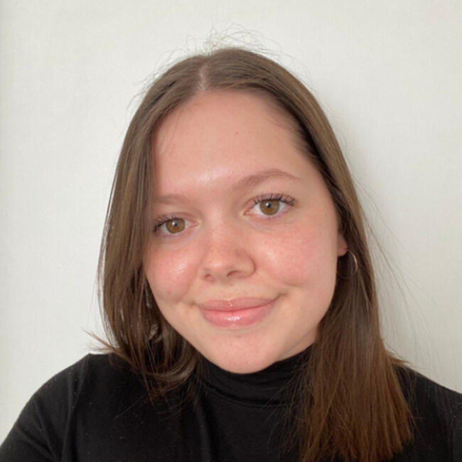 Babysitter in Angers: Mélyna