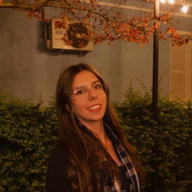 Babysitter in Nova Hartz: Amanda