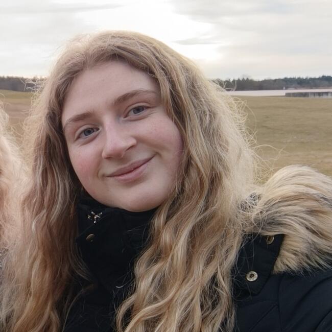 Babysitter in Abondant: Morgane